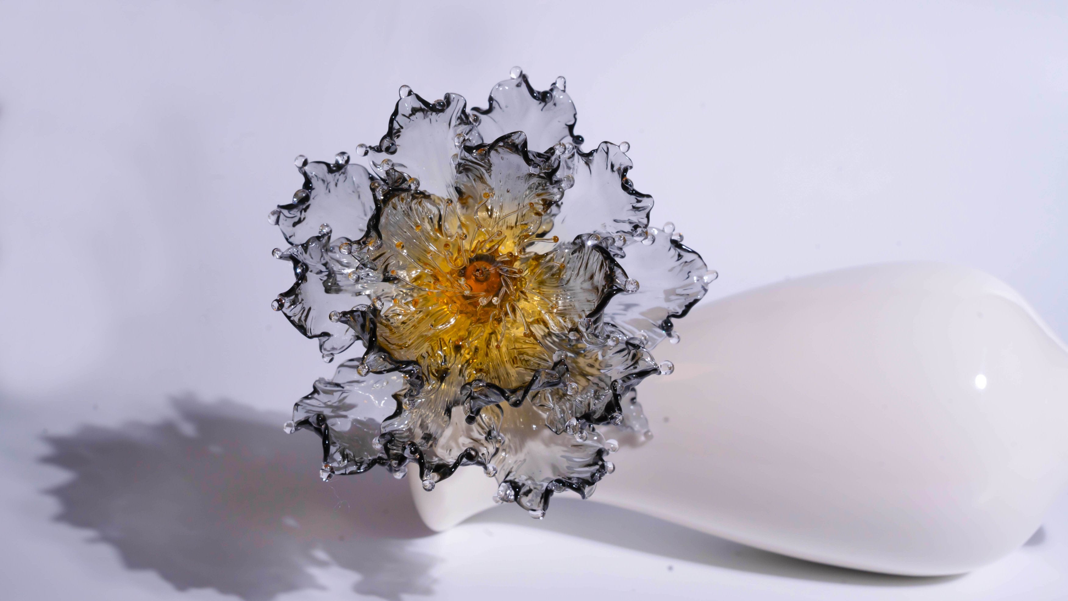 Golden Black Liuli Crystal Peony