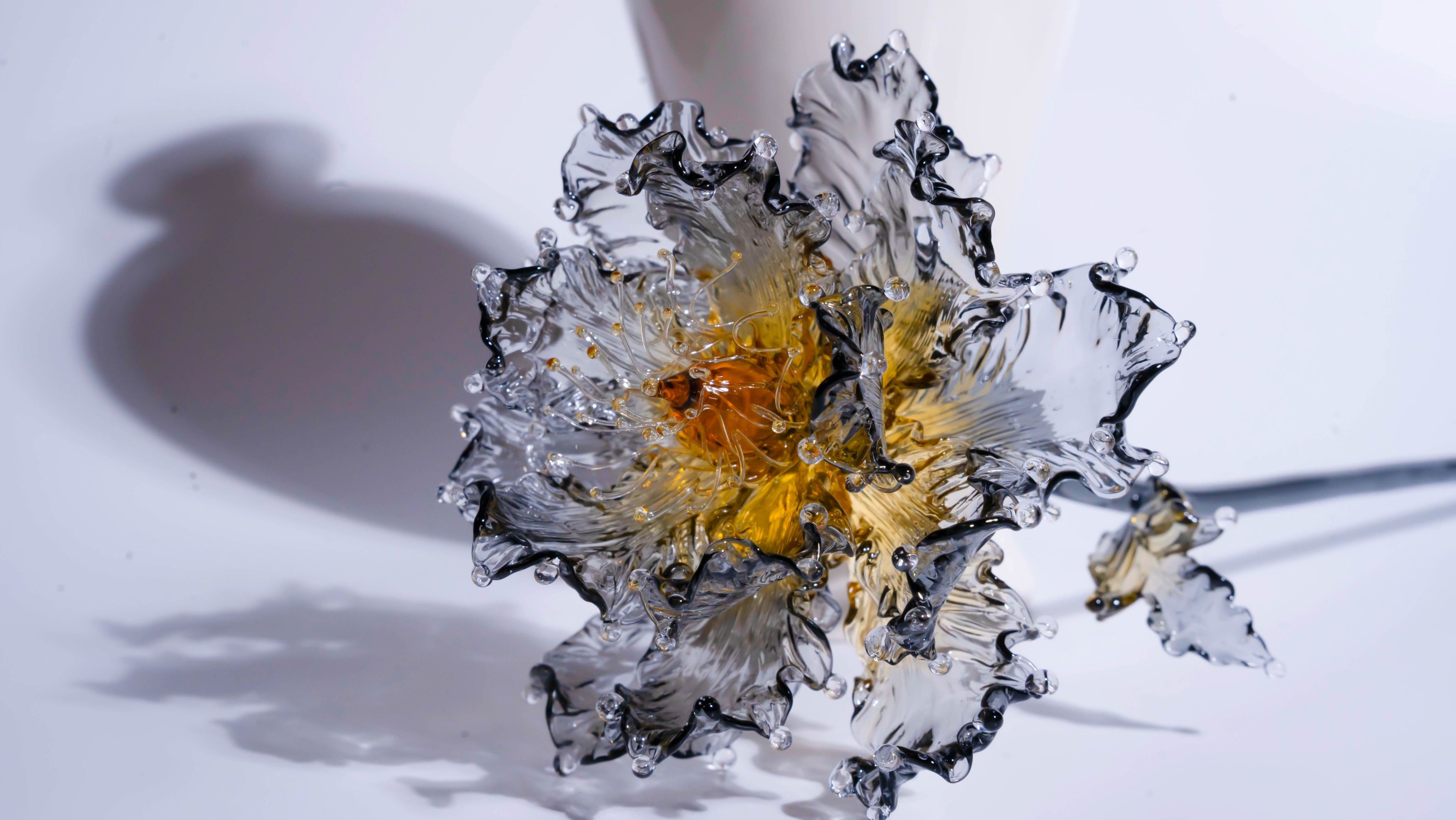 Golden Black Liuli Crystal Peony