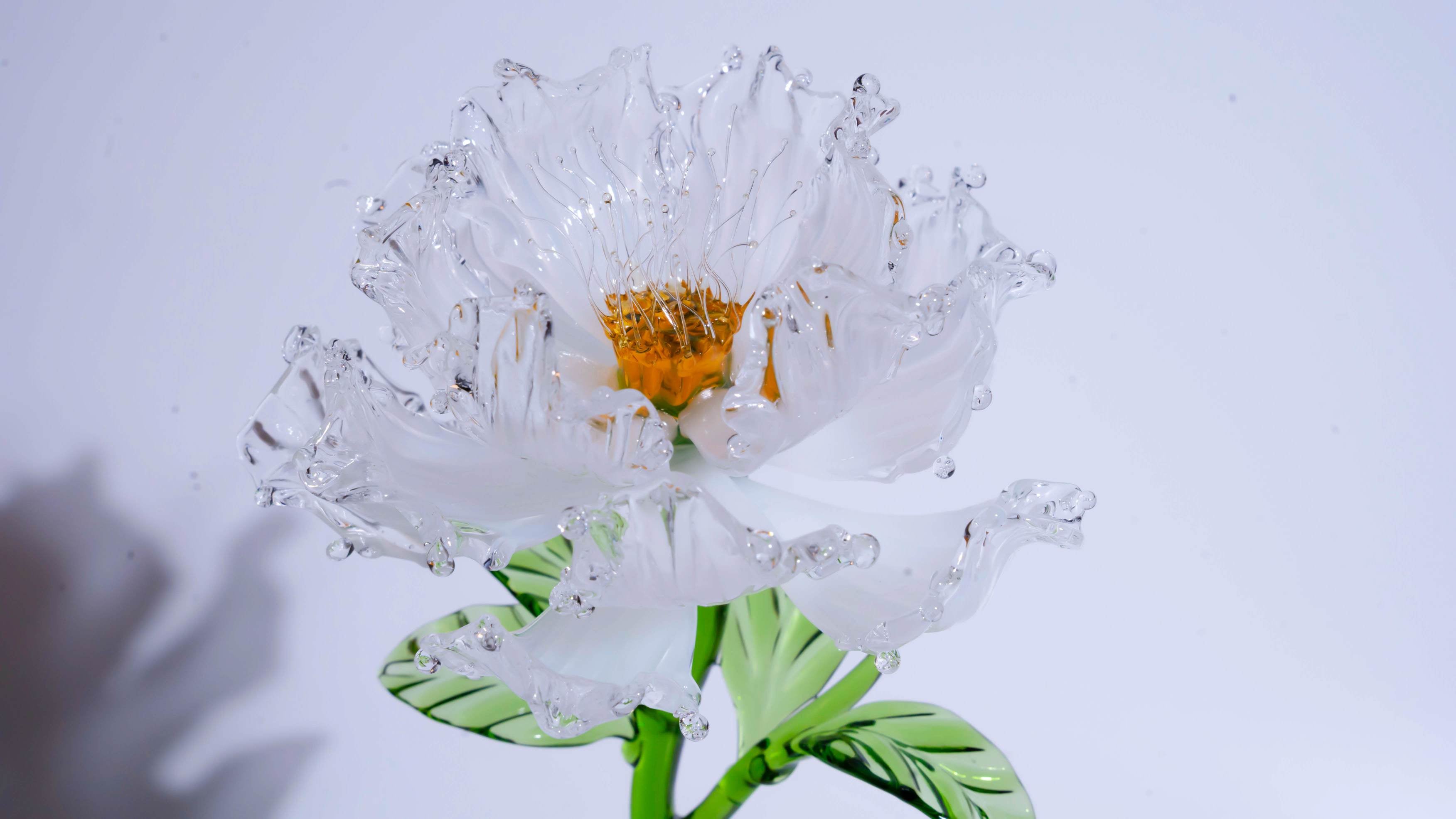 White Liuli Crystal Peony