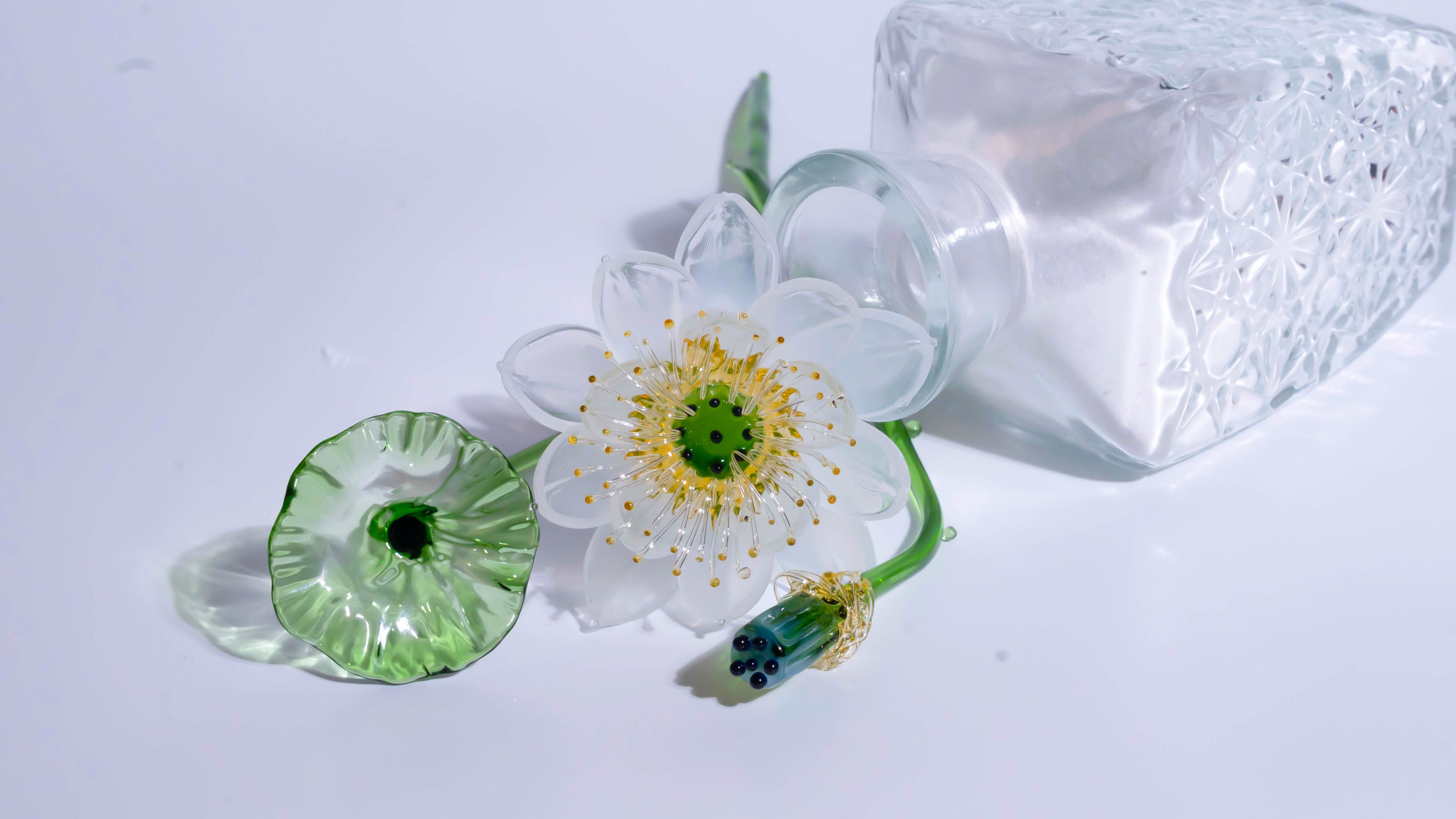 White LiuLi Crystal Lotus