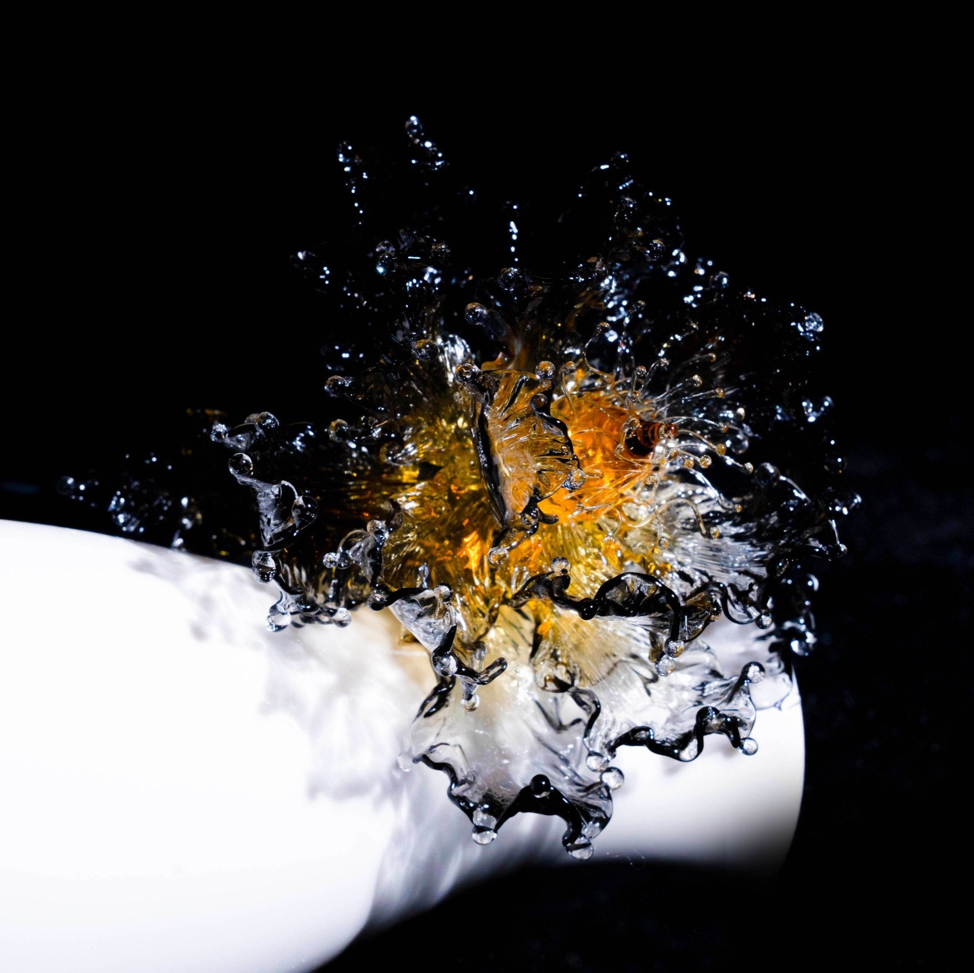 Golden Black Liuli Crystal Peony